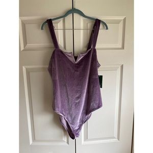 Wild Fable |Sleeveless Notch Front Velvet Bodysuit